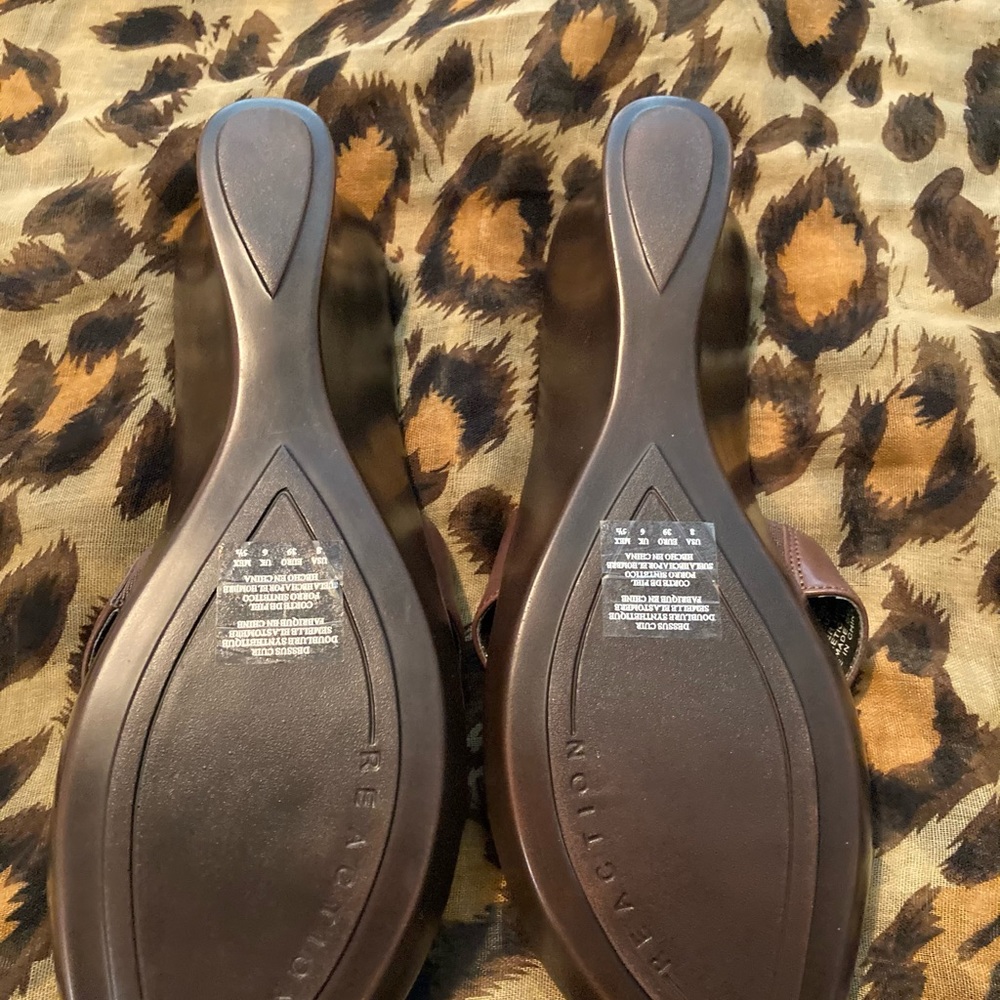 Kenneth Cole Sandals - Picture 2 of 5